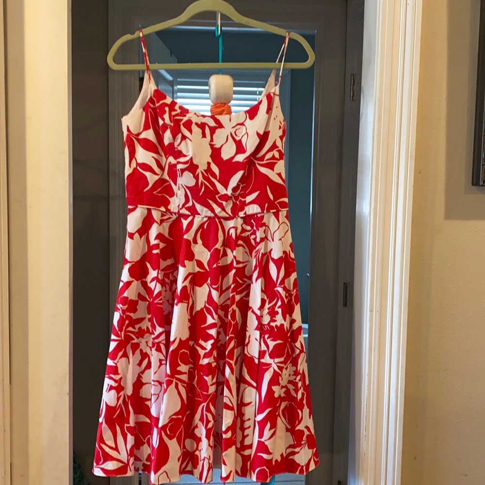 Look fab for your next Luau in this vintage throwback!